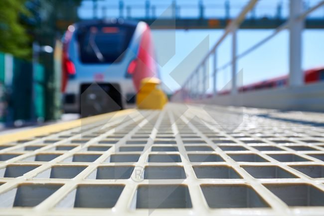 A MEISER GFK rács olyan műanyag rács, ami végtelenített üvegszál megerősítéssel és műgyanta felhasználásával készül.