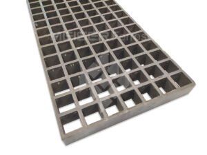 Műanyag rács 38x38 mm H38 250x1000 mm-es konkáv felülettel